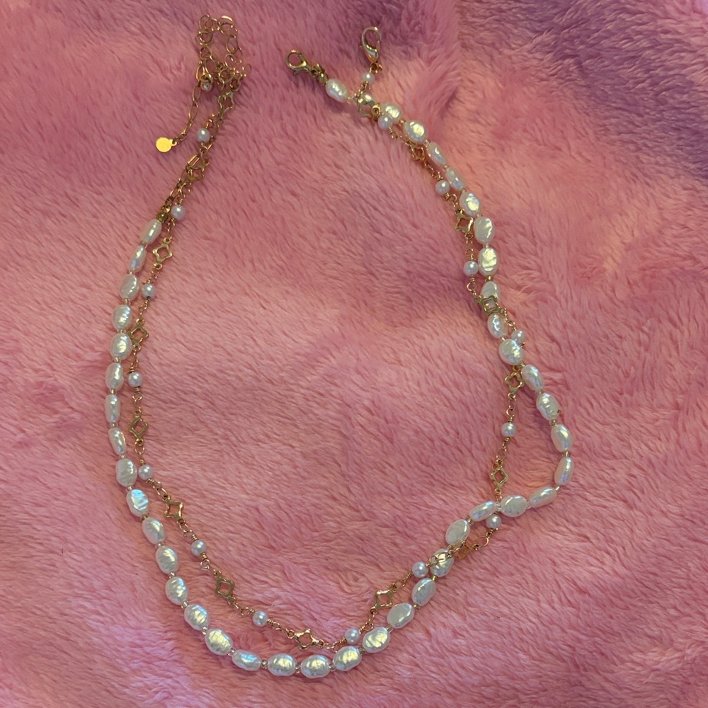 Elegant Gold and White Pearl Necklace